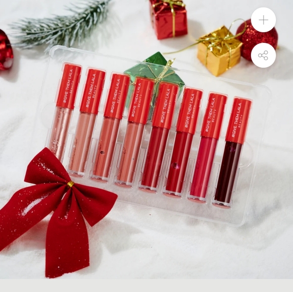 GIVE THEM LALA BEAUTY LIP SET NIB - Picture 2 of 7